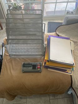 Organizer and school/off supplies