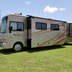 Fleetwood Bounder Motor Home