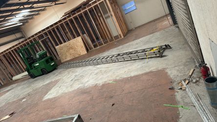 $200-48’ ladder ALUMINUM!!! GREAT CONDITION