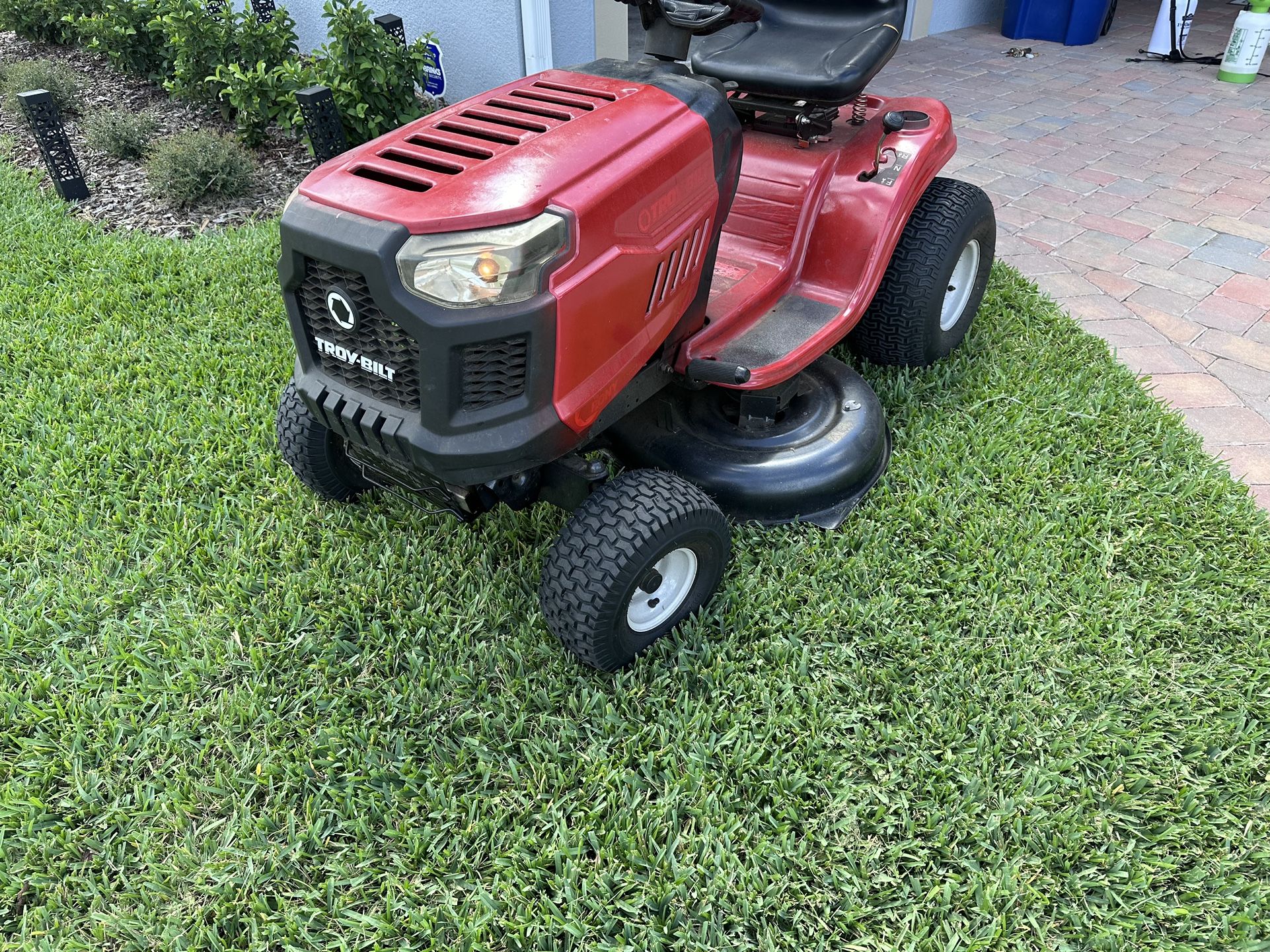 Troy Bilt 42” Riding Lawnmower