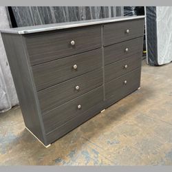 8 drawers dresser / Eight drawers dresser