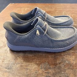 “FREE”.. Skechers relaxed-fit “Melson-Coronado” Slip-On’s” brand new never been worn.. free!!