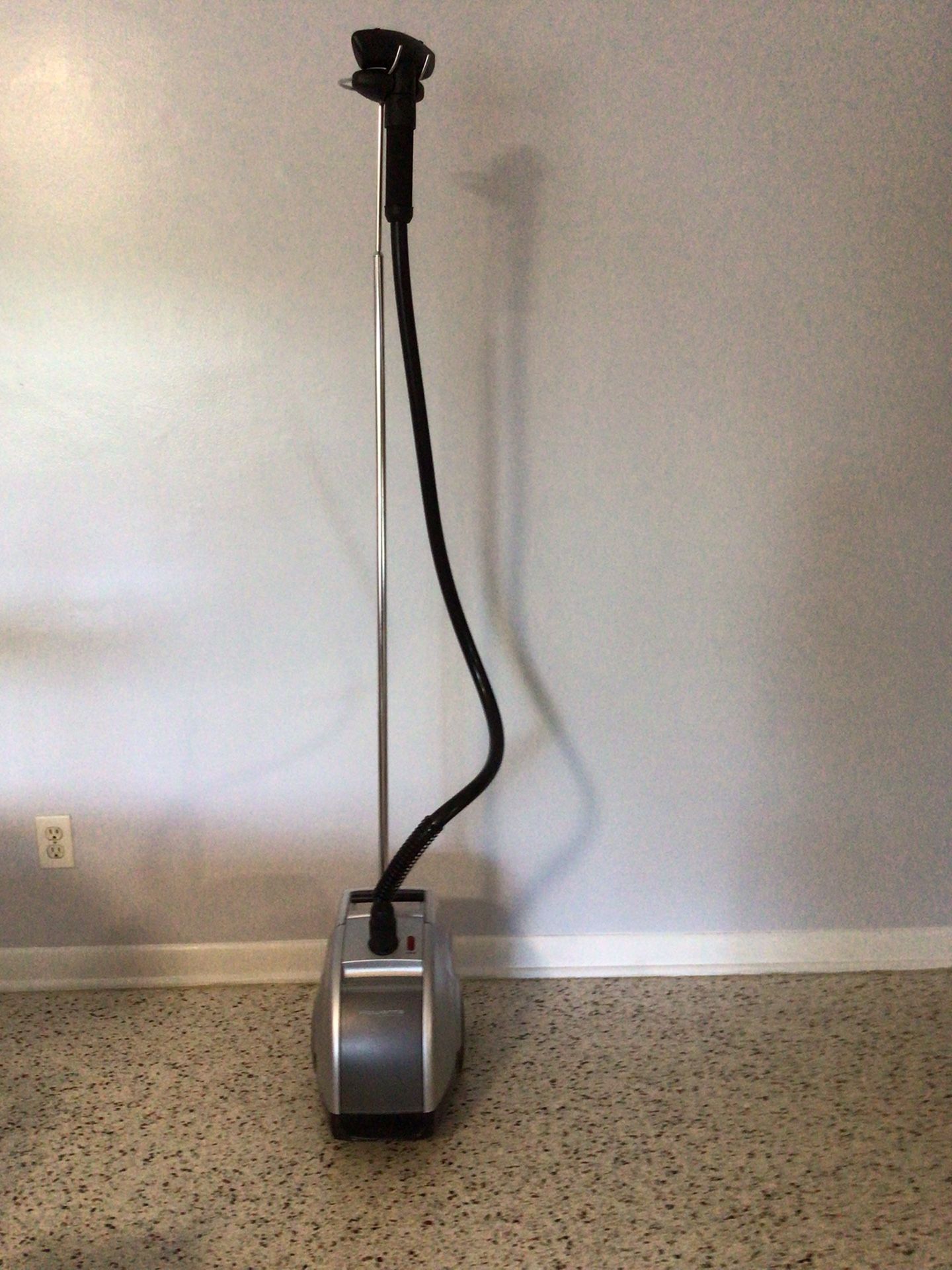 Rowenta Commercial Garment Steamer Model IS-8100