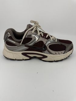 Nike V5 RNR Black Metallic Silver Womens Size 8.5 right only