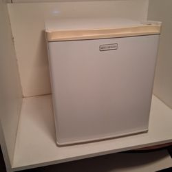 Emerson Mini Fridge