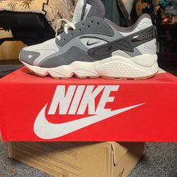 Nike Air Huarache Runner. Size 7.5 Men