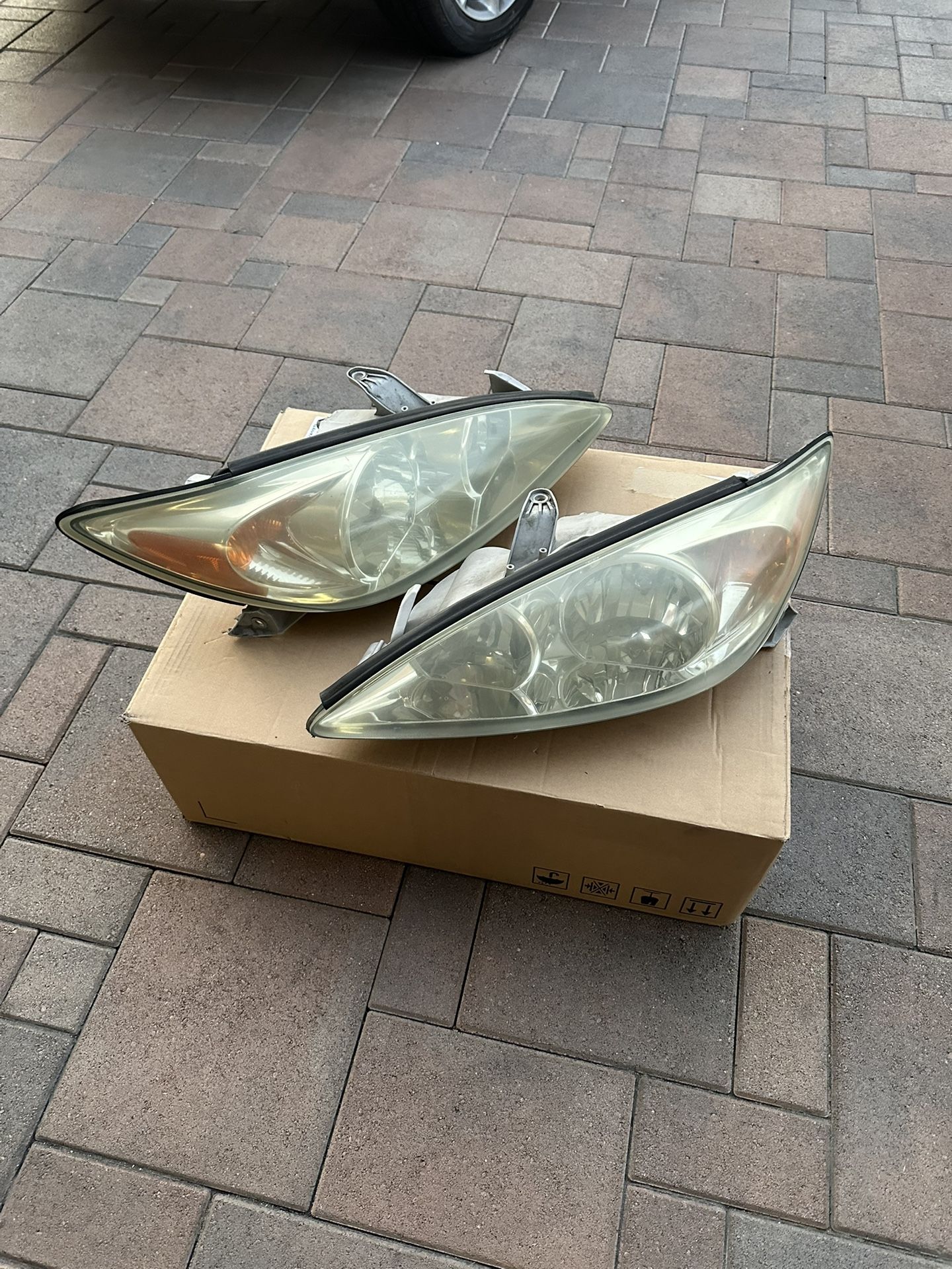 2003 Toyota Camry OEM Headlights