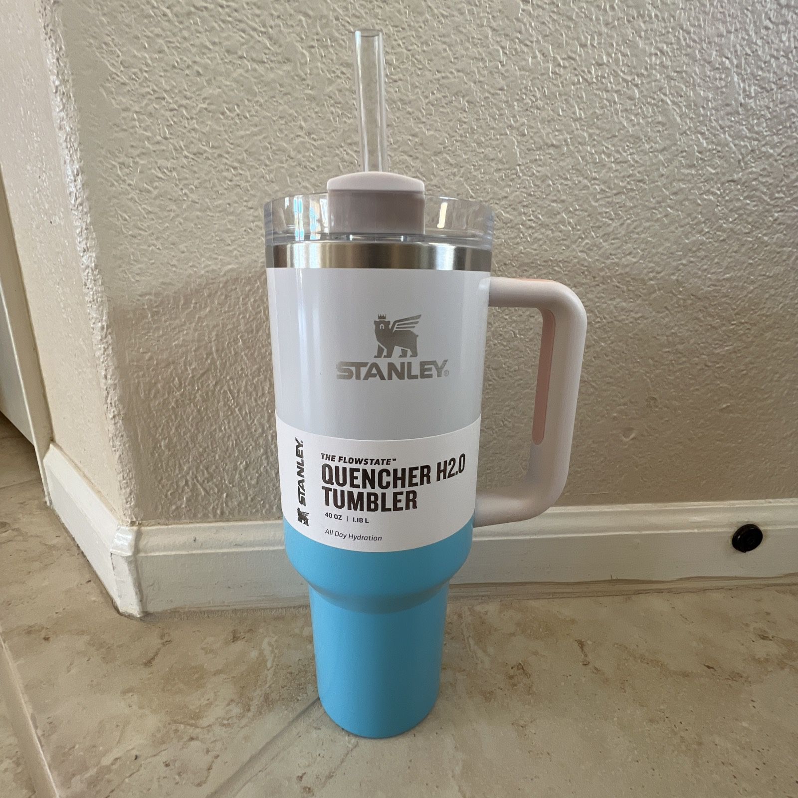 Stanley Cup Tumble 40oz Pool Ombre Brand New Flowstate Quencher for Sale in  Phoenix, AZ - OfferUp