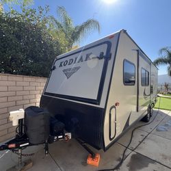 2017 Dutchmen Kodiak Ultra Lite 206ES