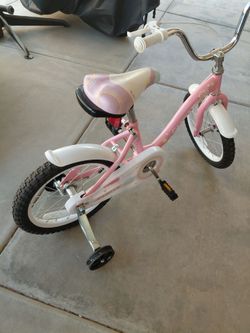 Girls 18 bike with training wheels