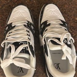 Louis Vuitton Black & White Sneakers