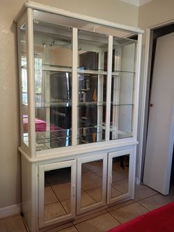 Curio cabinet $125 o.b.o.