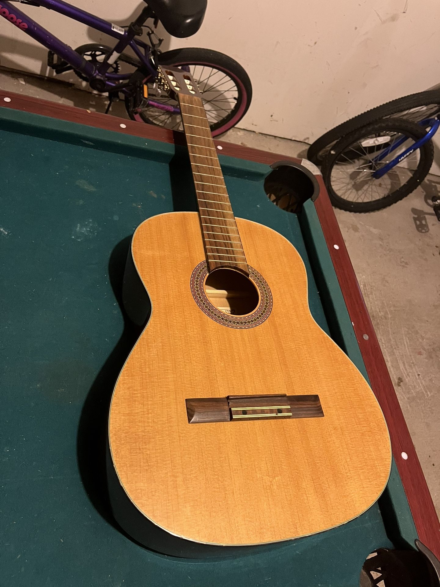 Acustic Guitars