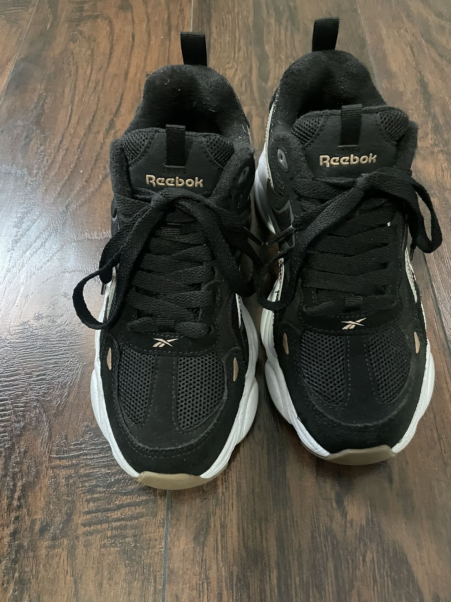 Reebok Rose Gold Accent 8.5