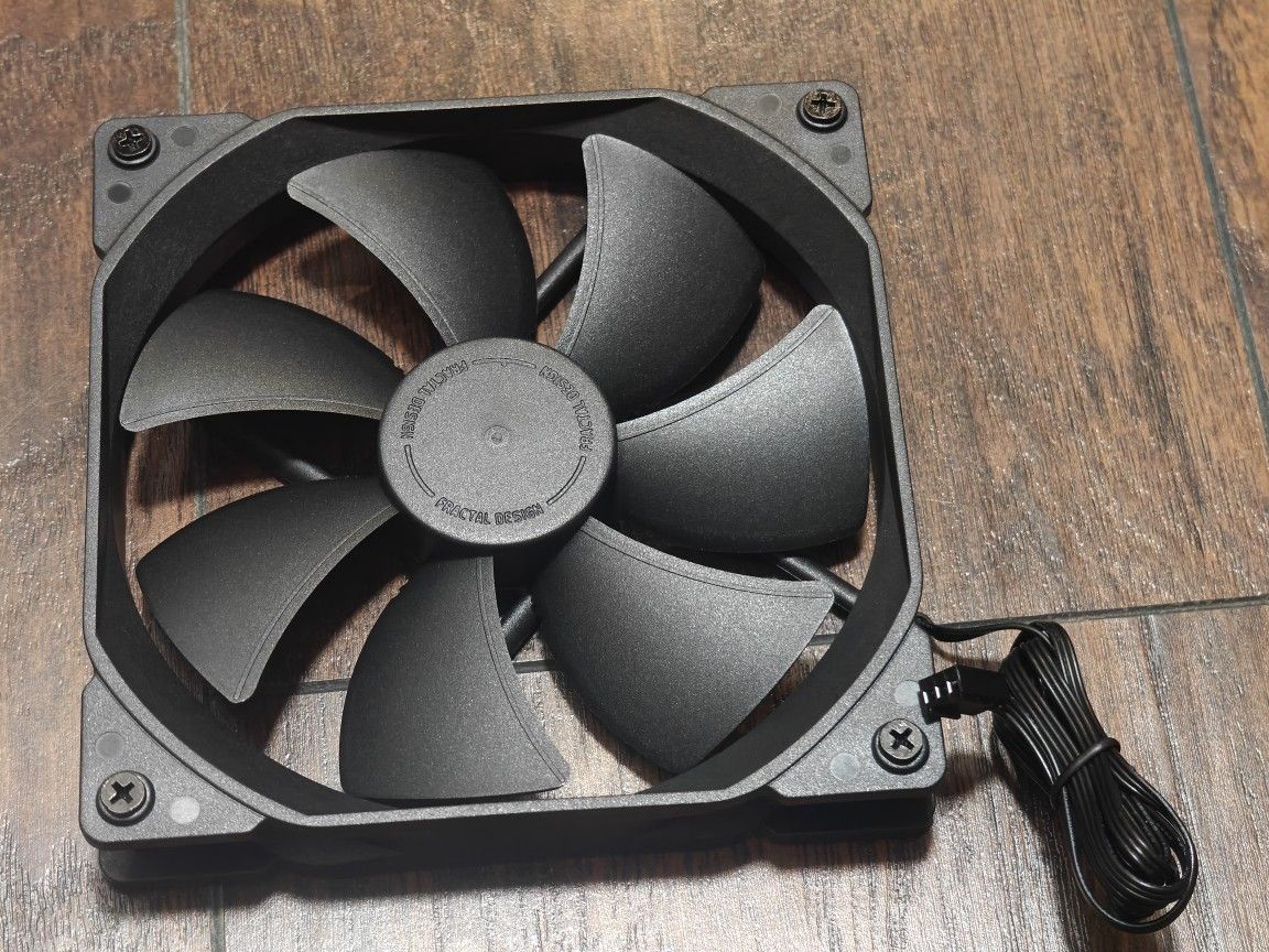 Fractal Design Dynamic X2 GP-14 Computer Fan - Silent Fan - High Airflow β 140x140x25 mm β 1000RPM β FDB-Bearings