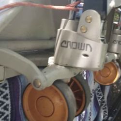 Crown Pallet Jacks299-399 New N New Condition 