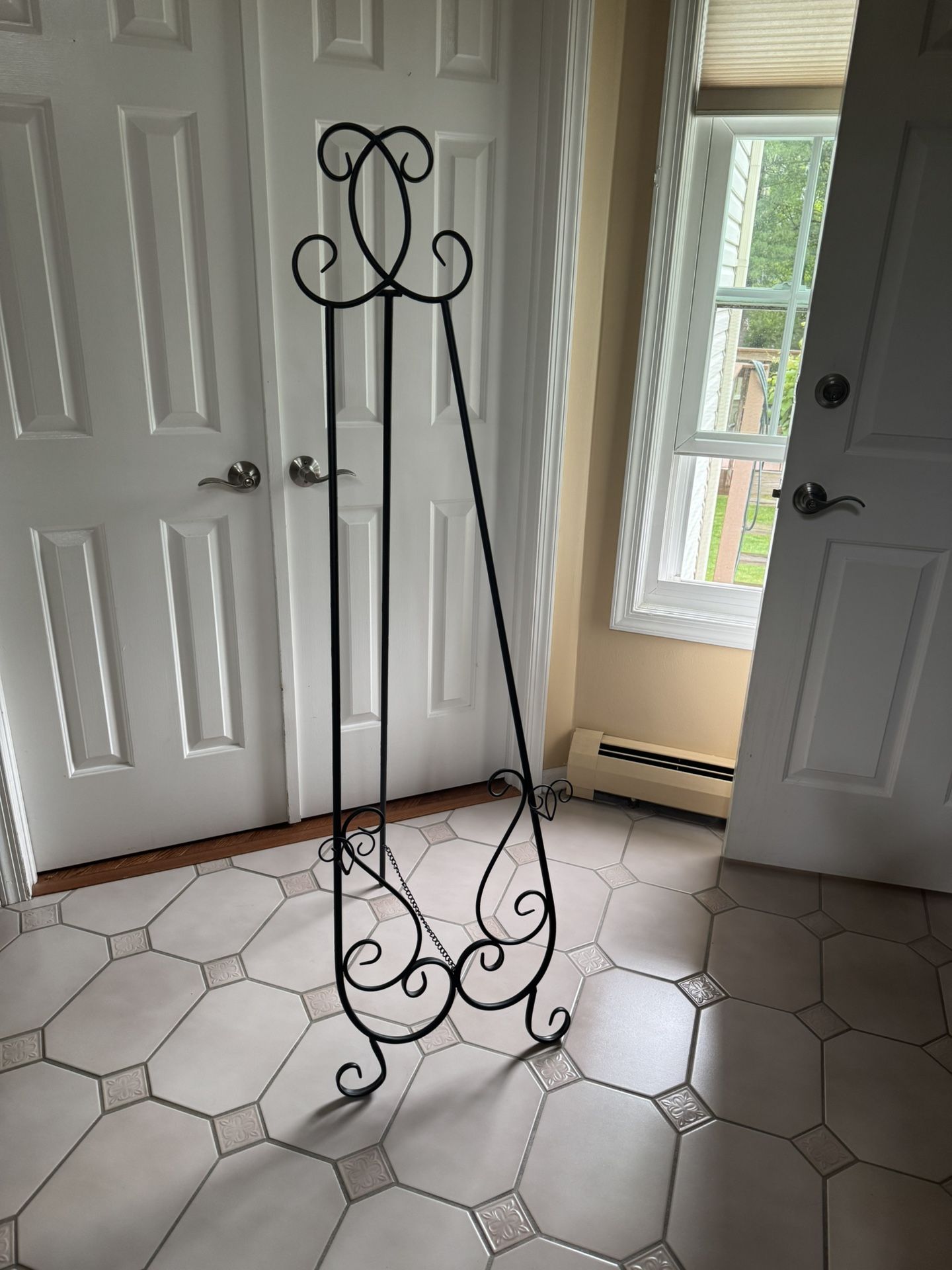 Black Wrought Iron Easel – Decorative Floor Display Stand For Art