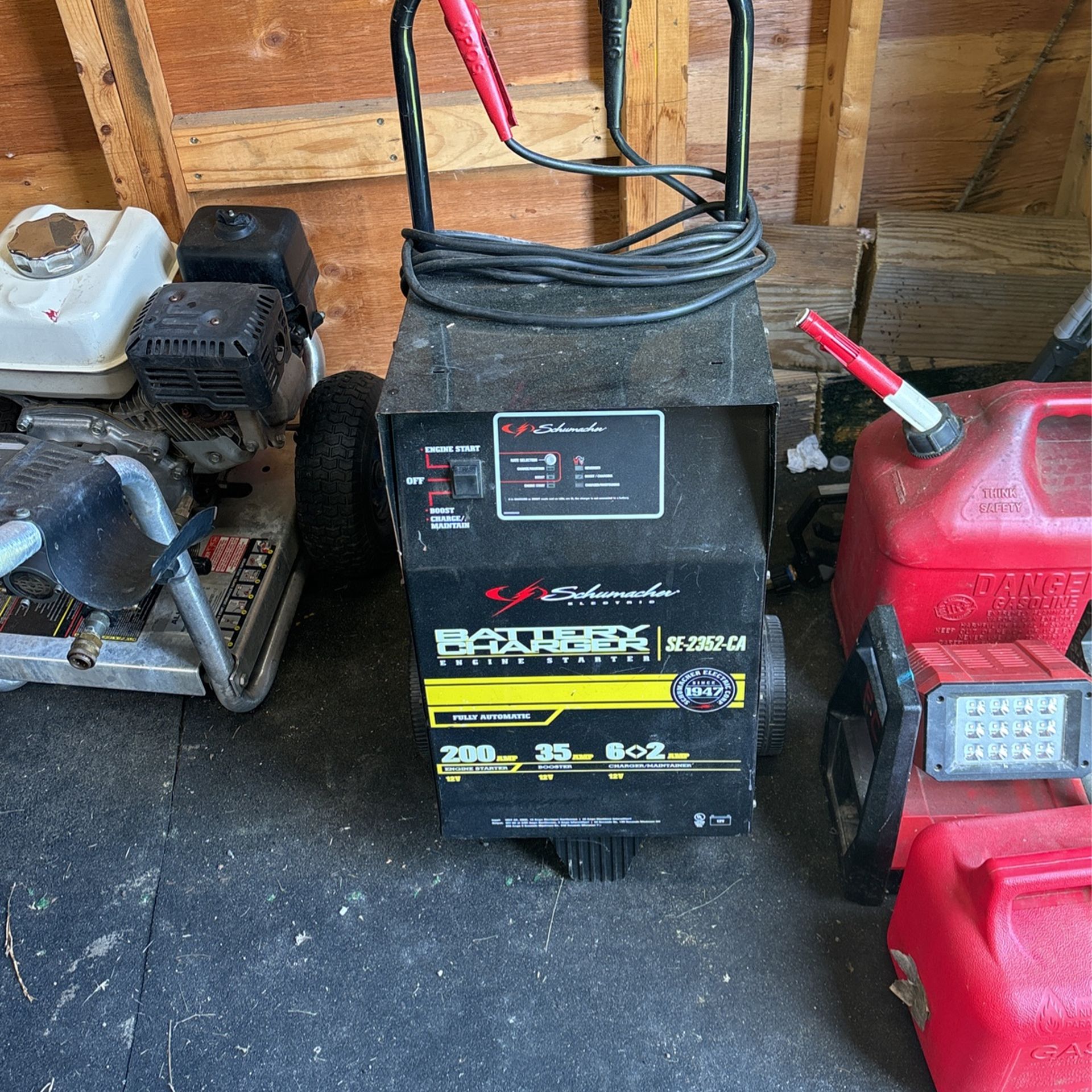 Battery charger/Engine starter