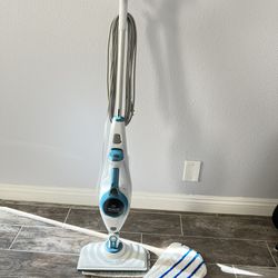 Black & Decker- Steam Mop With Reusable Micro Fiber Pads for Sale in Los  Angeles, CA - OfferUp