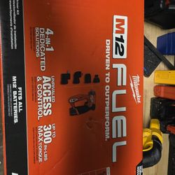Milwaukee M12 Instalation Drill Driver Kit Pick Up Concord Pinole 