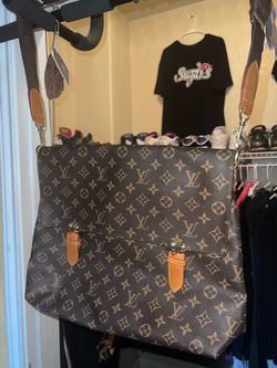 Louis Vuitton Messenger Bag