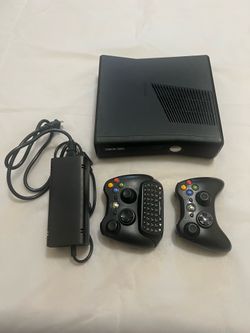 Microsoft Xbox 360 S Console with 2 Controllers and Chatpad