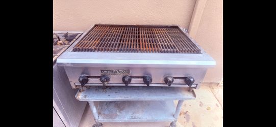 Commercial Gas Charbroiler Grill Range