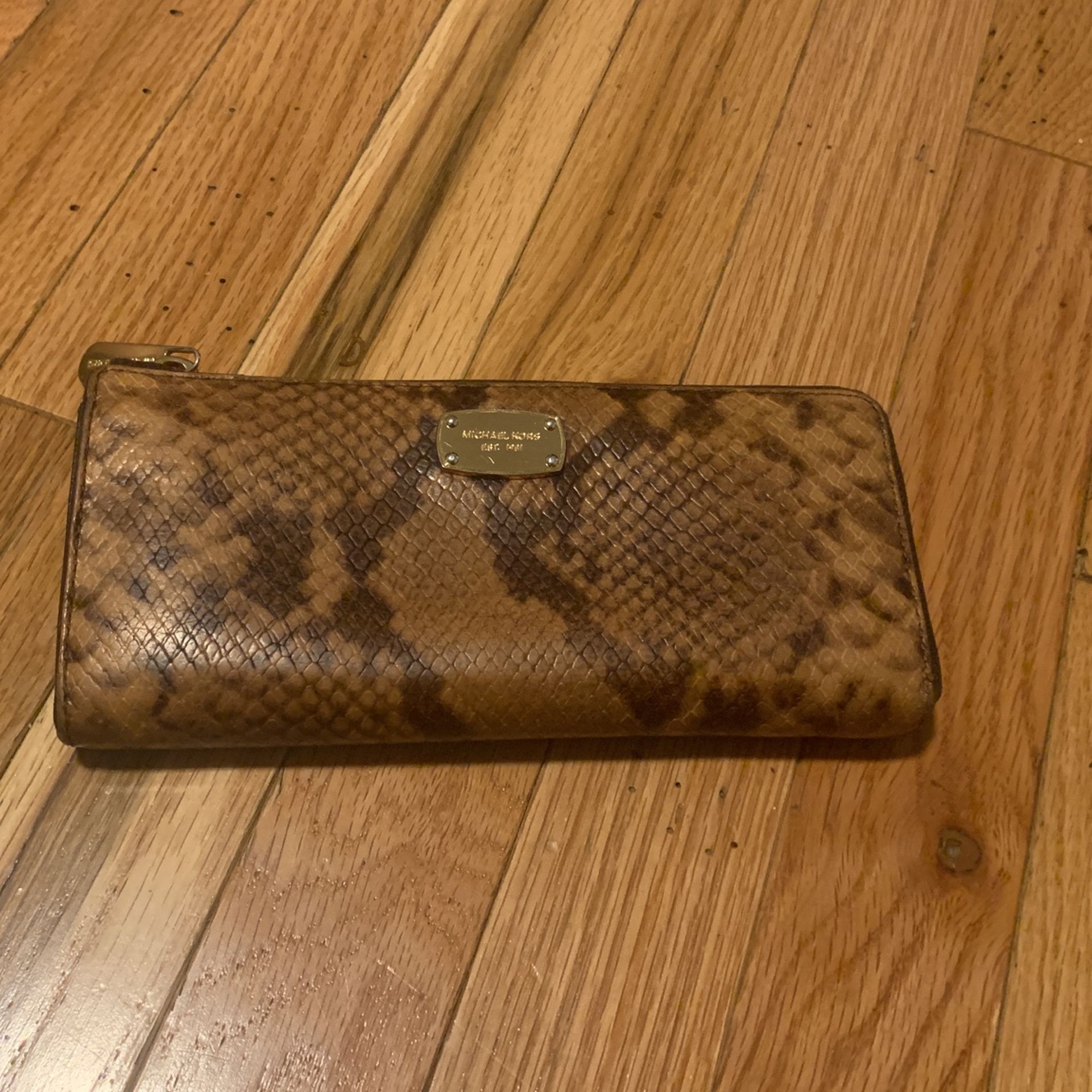 Michael kors wallet