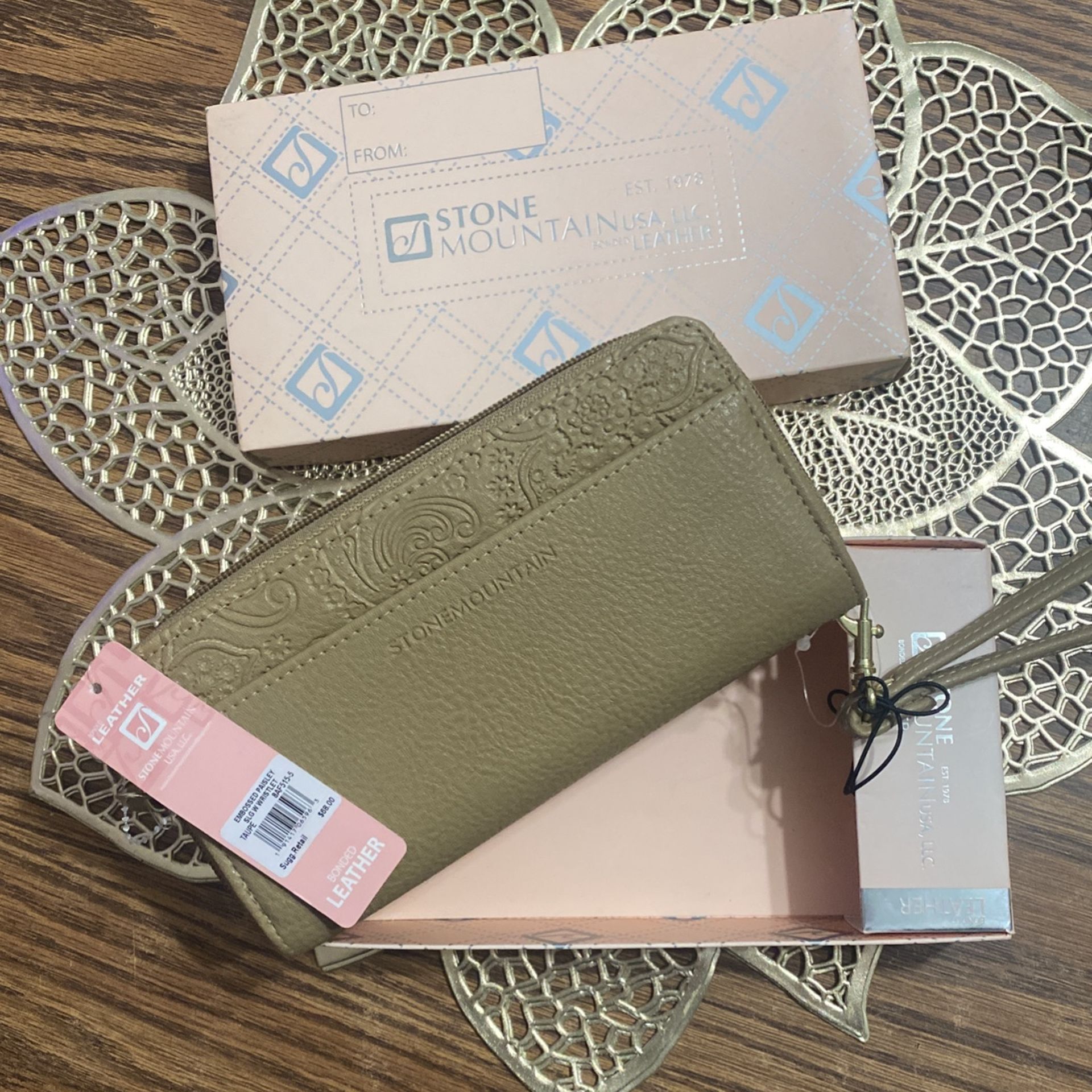 STONE MOUNTAIN LEATHER WRISTLET