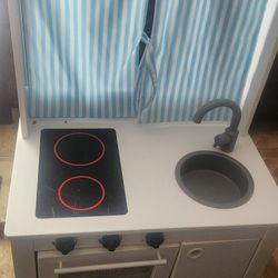 Play Kitchen