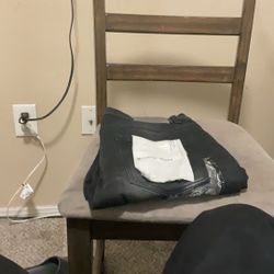 It’s worn, but low-key I don’t want him no more my mom’s hating