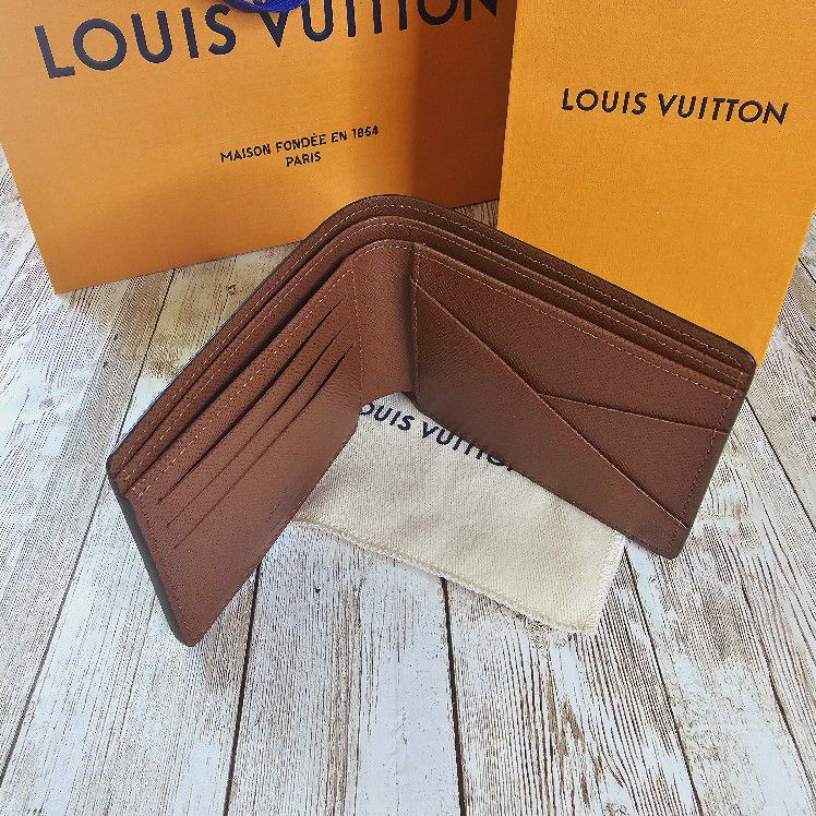 Louis Vuitton Mens Wallet for Sale in Fayetteville, GA - OfferUp