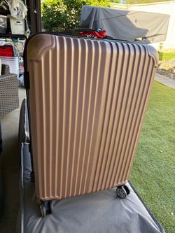 Rose Gold Hard Shell Spinner Luggage with 4 wheels