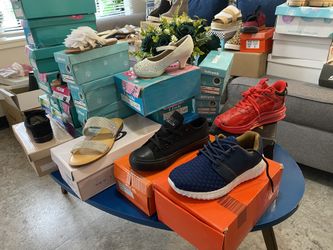 Se Vende Tenis Y Guarraches  D Mujer Y Niñas