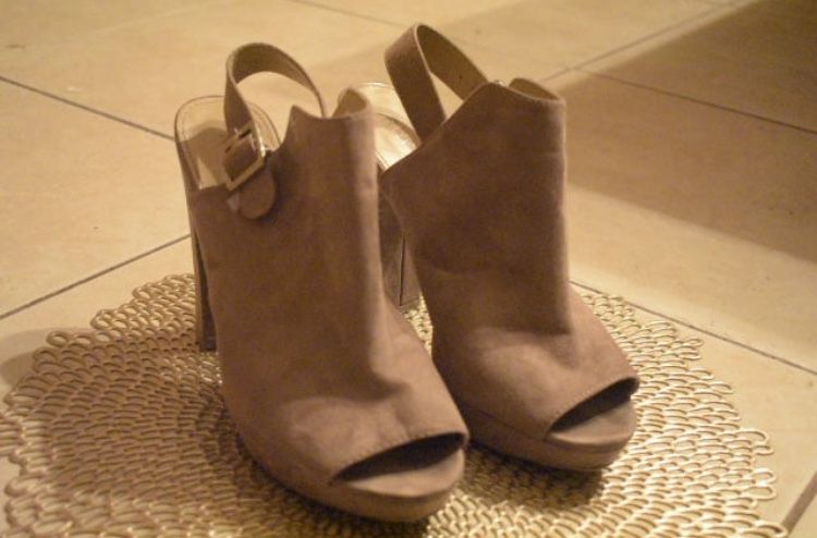 Report/brown heels