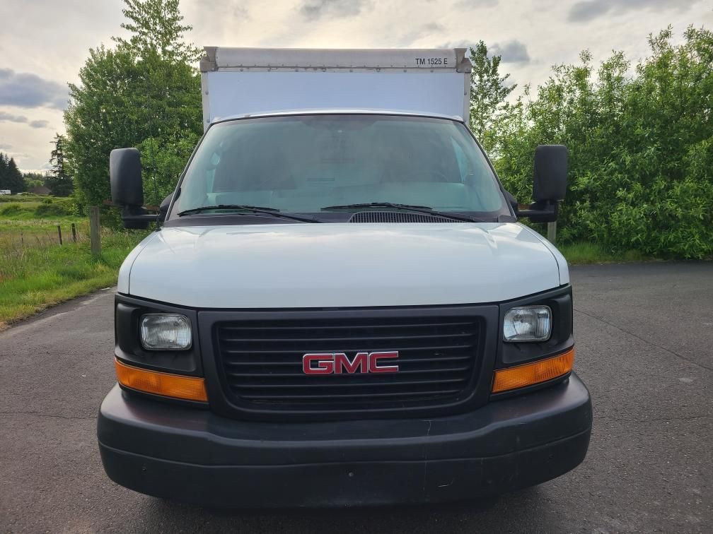2013 GMC Box Van