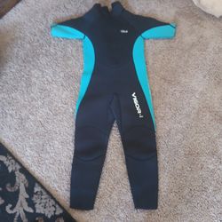 Kids Full Suit Made By HEVTO Size 6/8 In New Condition