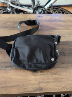 Lululemon everyday bag