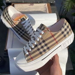 Men Burberry Shoes 
