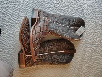 Brand new boots size 12