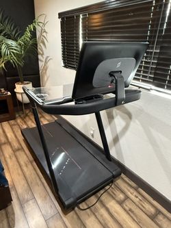 Peloton Tread 2023 - About 13 Rides - Los Angeles