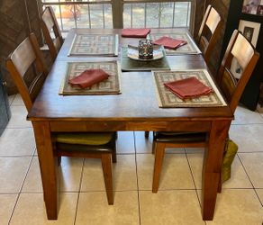 Contemporary Bowery Hill 100% Dark Oak Wood Dining Table with 4 chairs