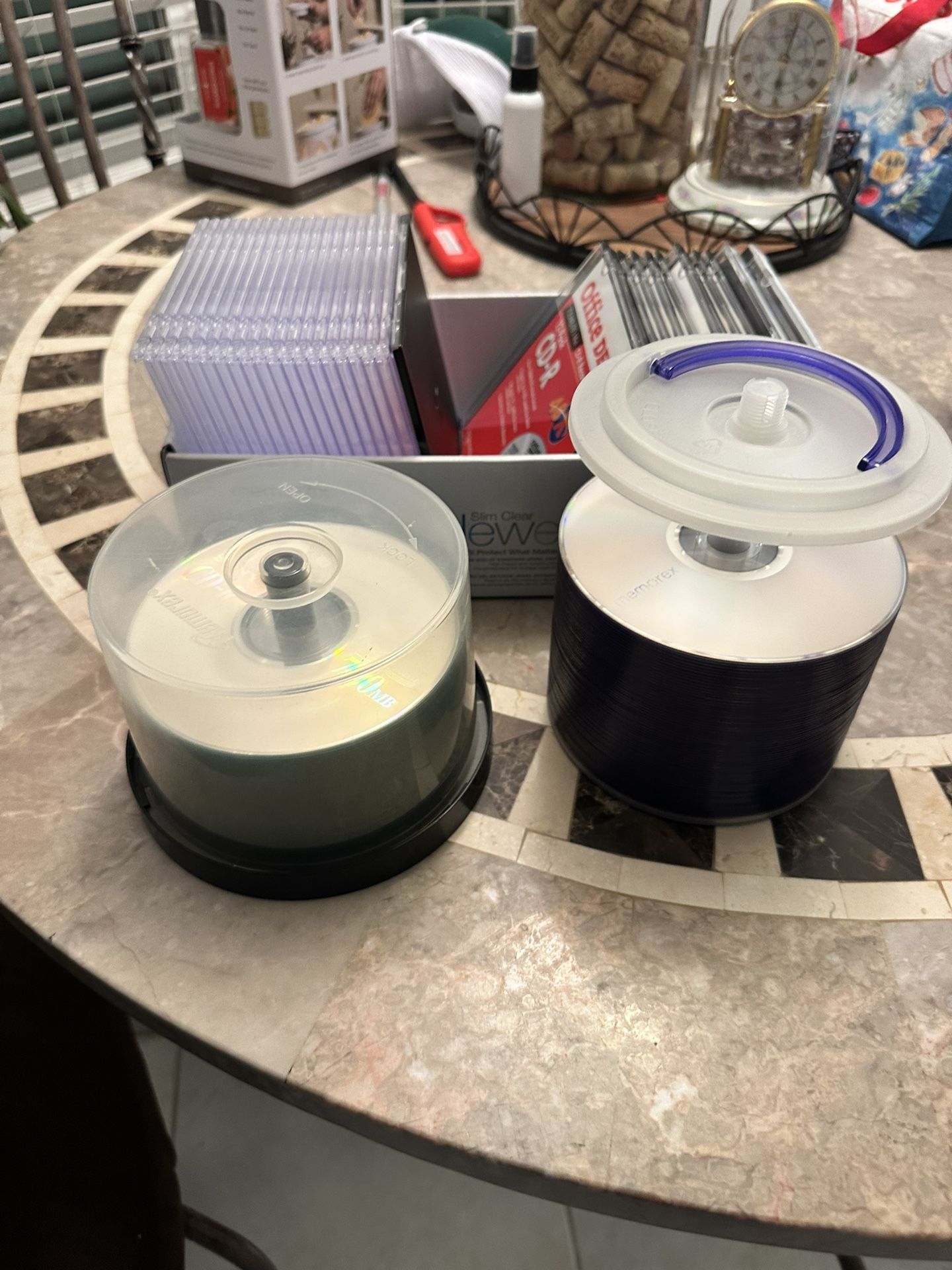 DVD-R and CD-R