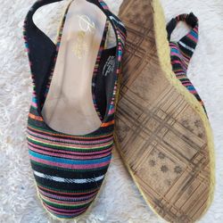 Excellent used short wedge slingback 8.5 WW