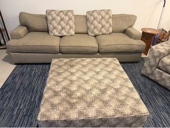 Couch set