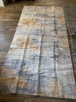 New 4’x8’ indoor area rug