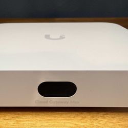 Ubiquiti UniFi Cloud Gateway Max (UCG-Max) No Storage — Factory Reset