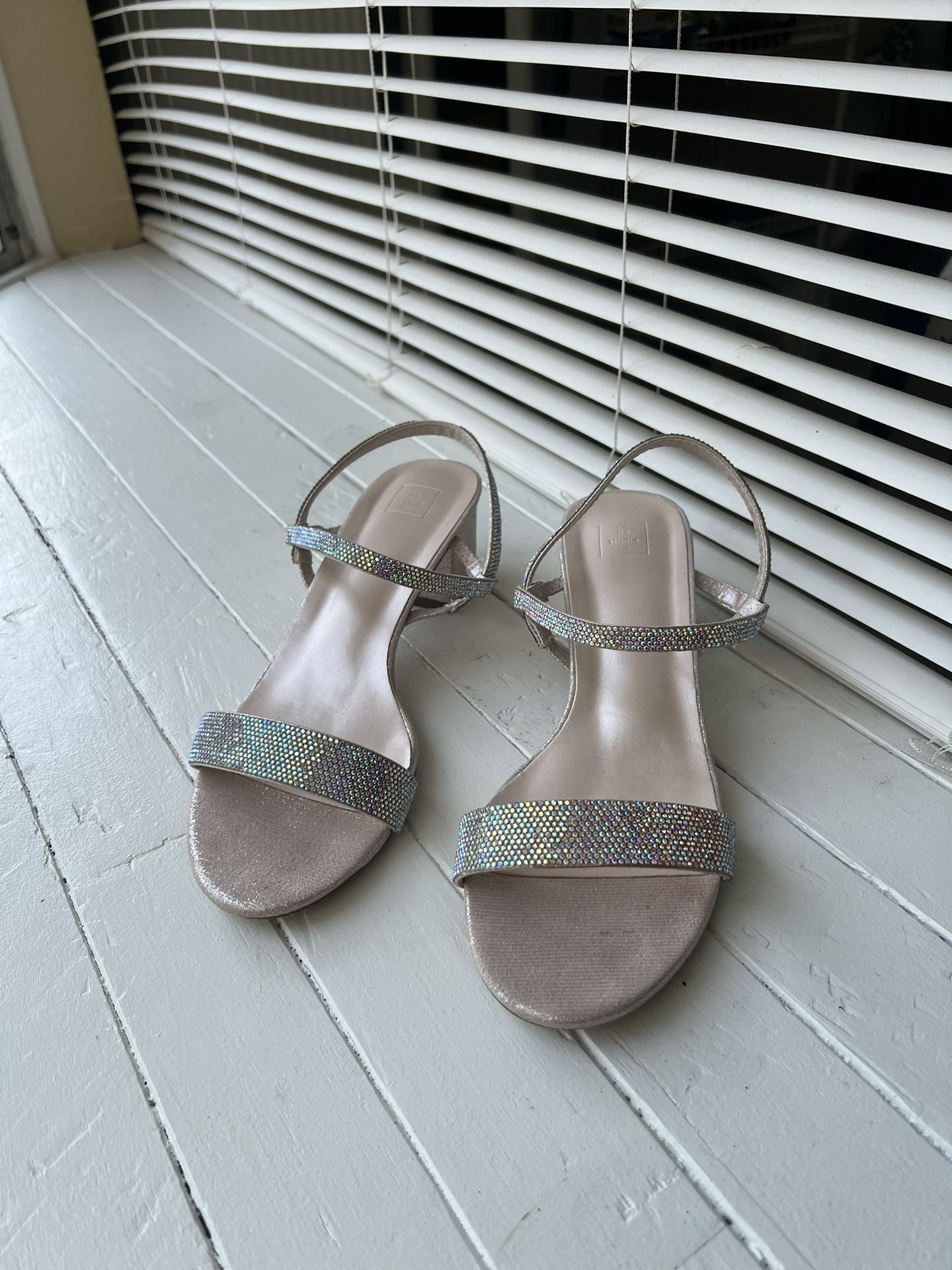 Stretch Strap Low Heel Sandal