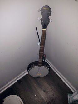 Very nice savannah 5 string banjo