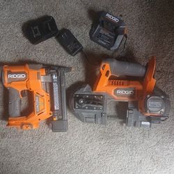RIDGID BANSAW AND STAPLEGUN With Charger And 1 One Battery